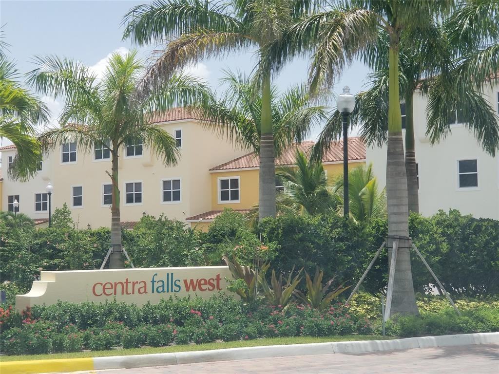 1741 Nw 124th Pl #1741 - Photo 2 of 26