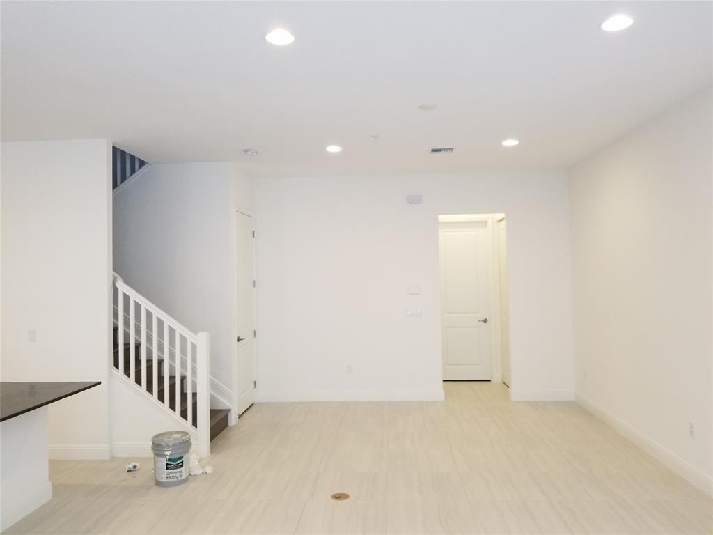 1741 Nw 124th Pl #1741 - Photo 3 of 26