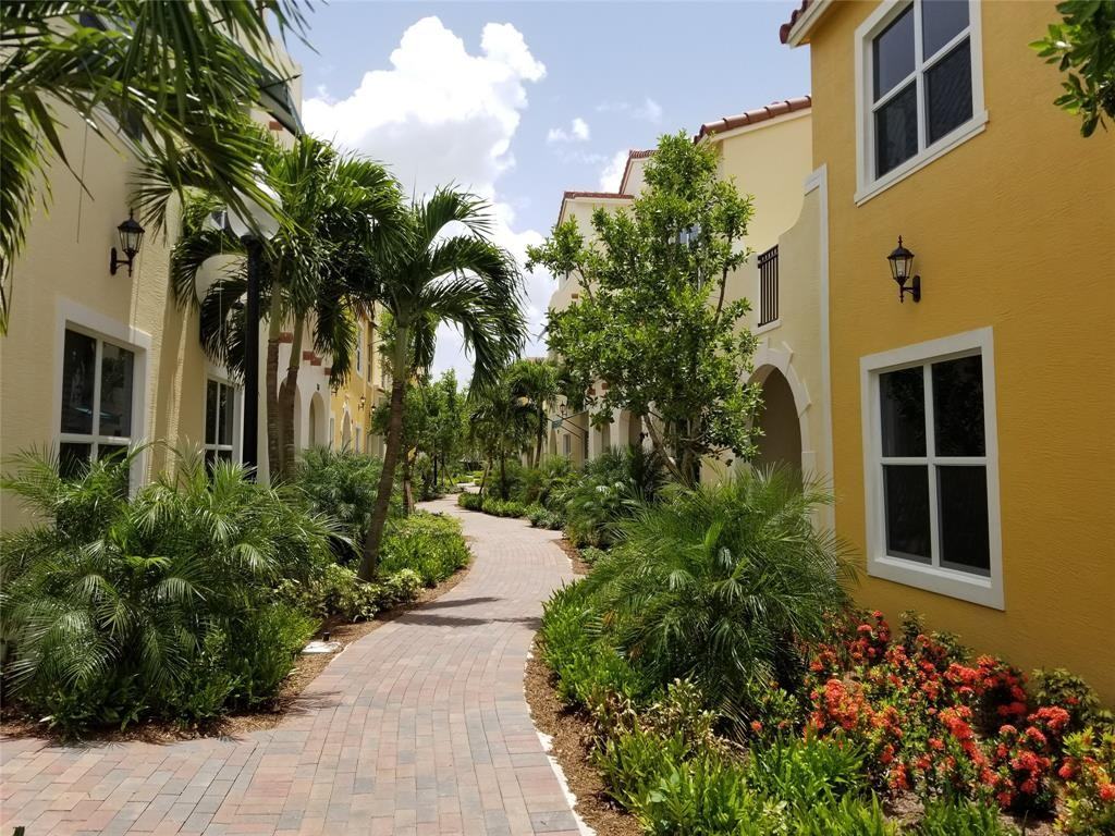 1741 Nw 124th Pl #1741 - Photo 7 of 26