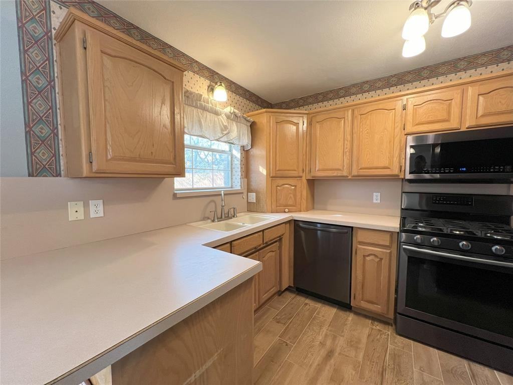 408 W Morton St #408 - Photo 3 of 20