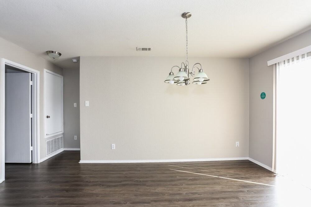 2040 Shawnee Trl - Photo 4 of 16