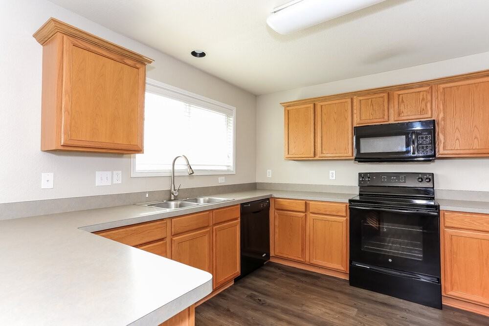 2040 Shawnee Trl - Photo 5 of 16