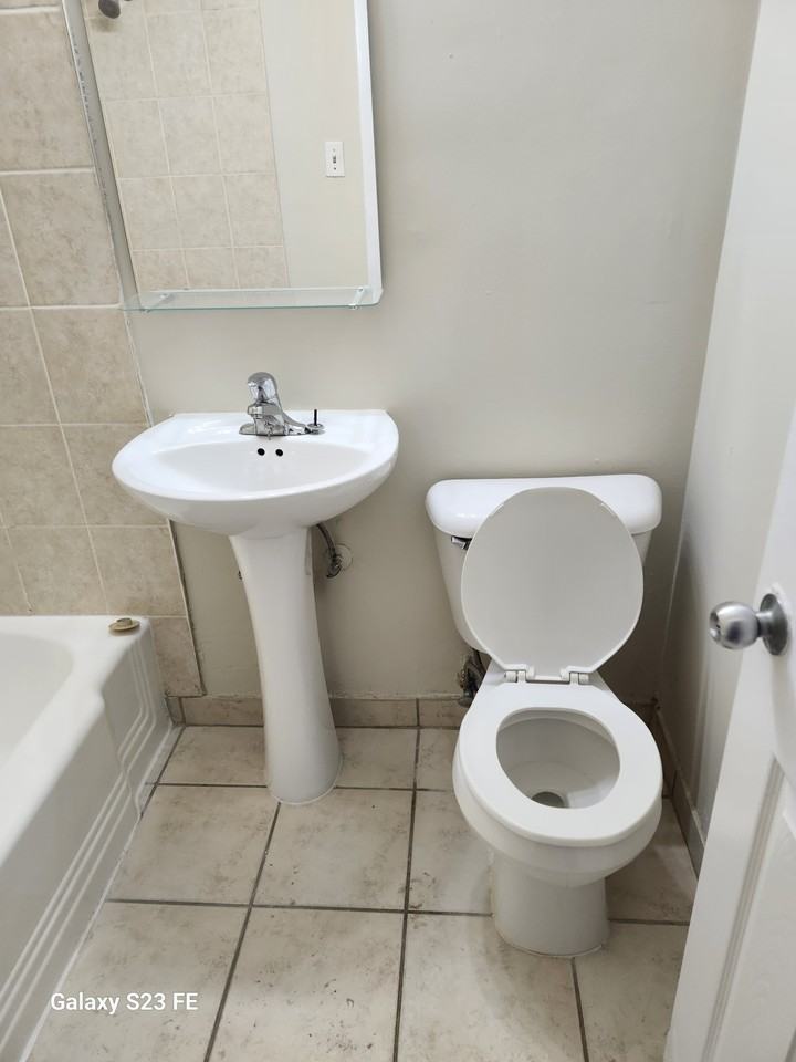344 Dundas Street - Photo 9