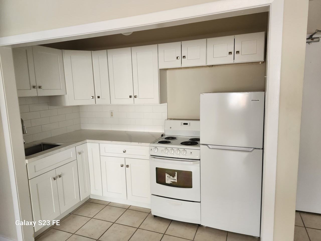 344 Dundas Street - Photo 2