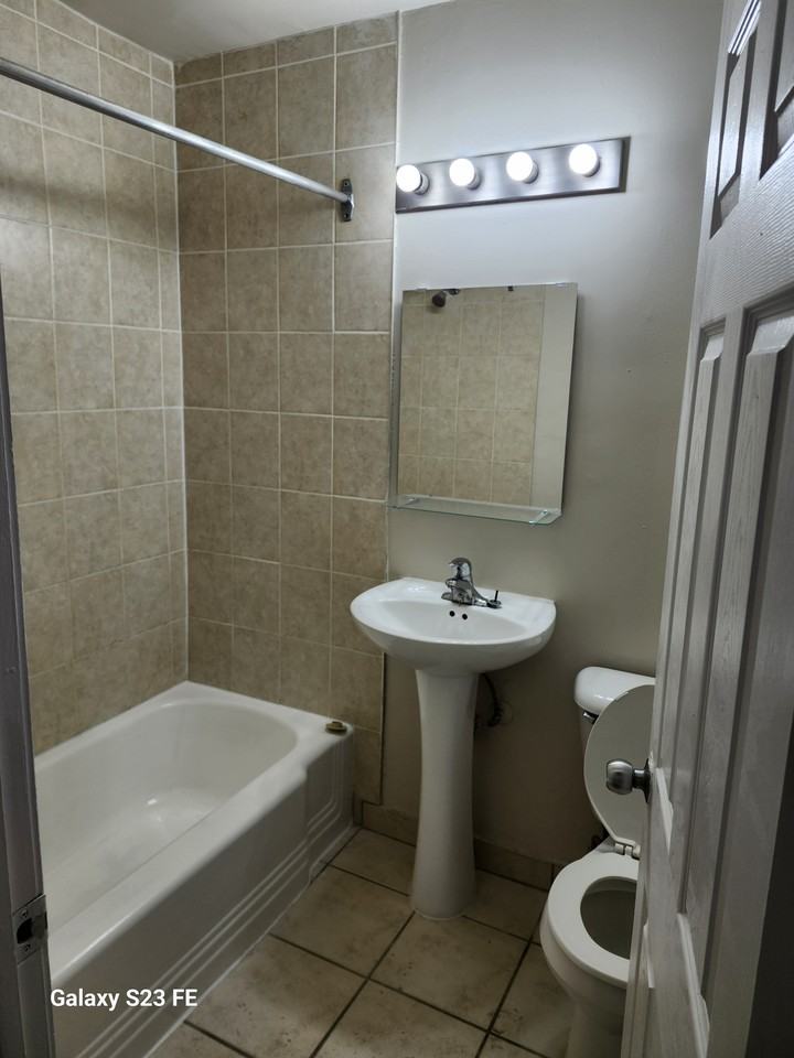344 Dundas Street - Photo 10