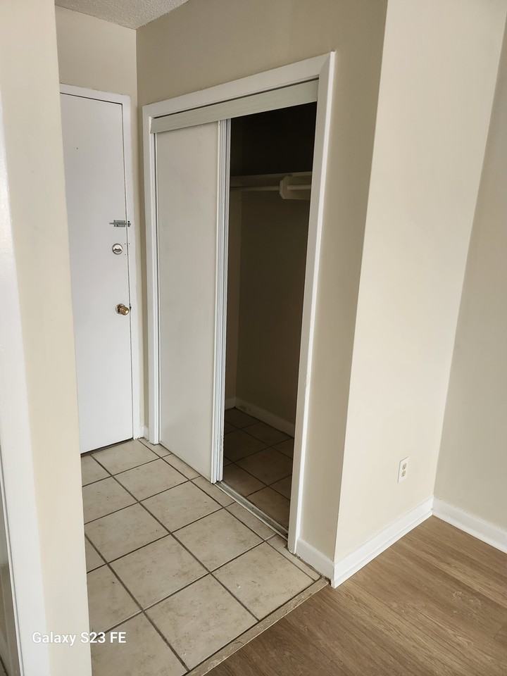 344 Dundas Street - Photo 3
