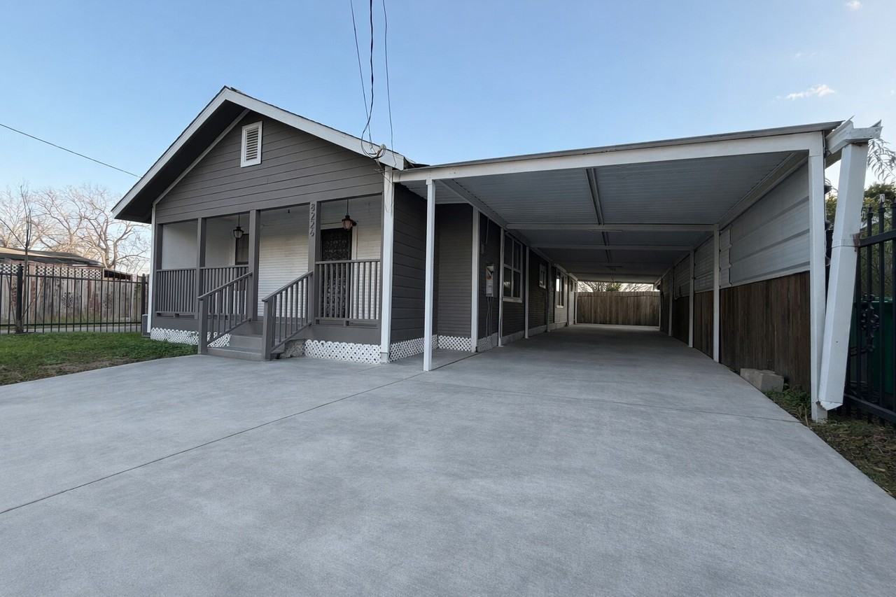 8226 Harding St #8226 - Photo 4 of 13