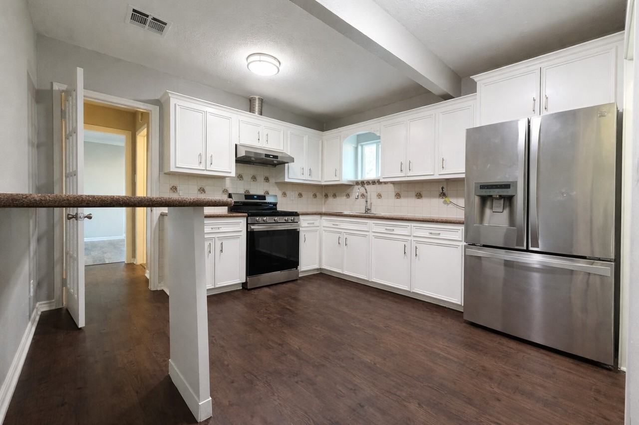 8226 Harding St #8226 - Photo 7 of 13