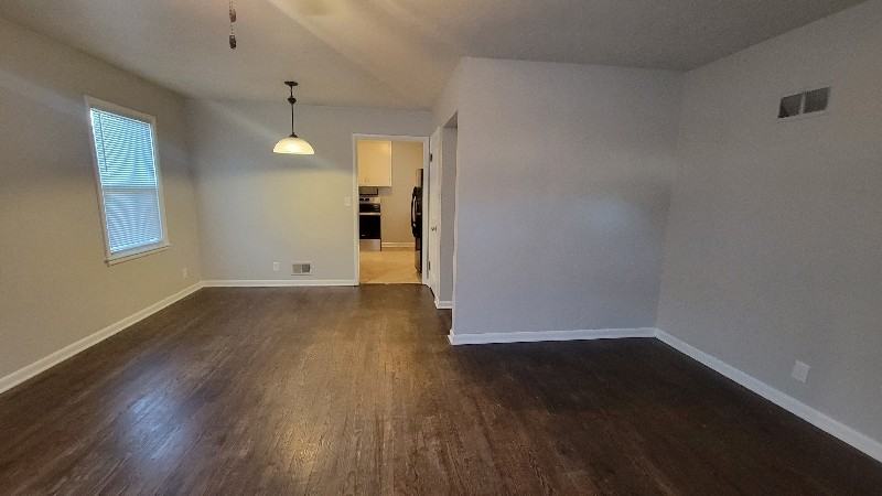 4335 S 50th St - Photo 2 of 21