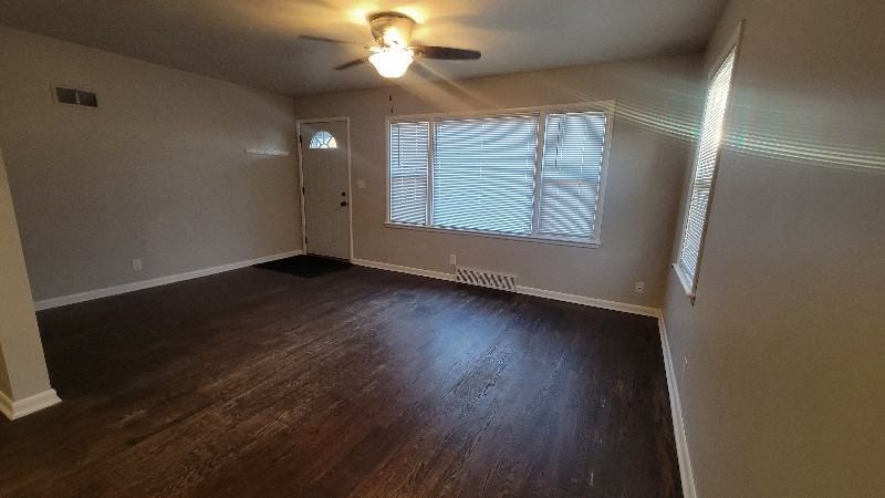 4335 S 50th St - Photo 4 of 21