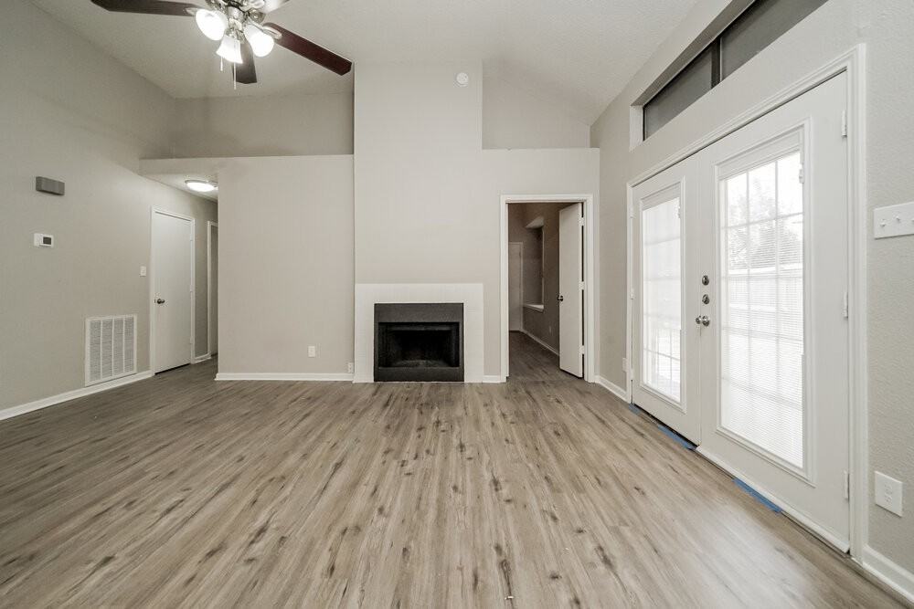 1307 Jasmine Dr - Photo 3 of 21