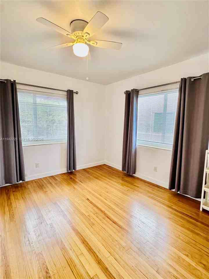 1180 Sw 22nd Ter #1180-1 - Photo 4 of 32