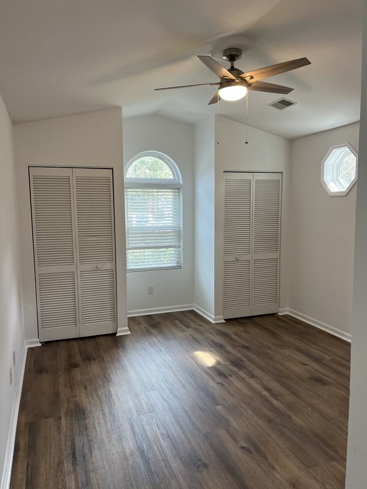 1283 Llewellyn Rd - Photo 2 of 15