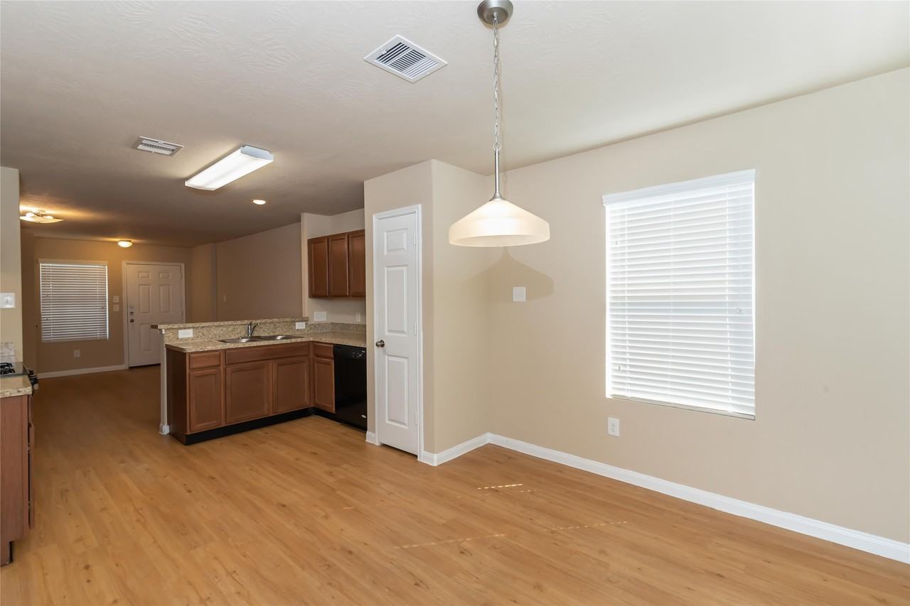 2410 Gibbs Bend Ct #2410 - Photo 3 of 12