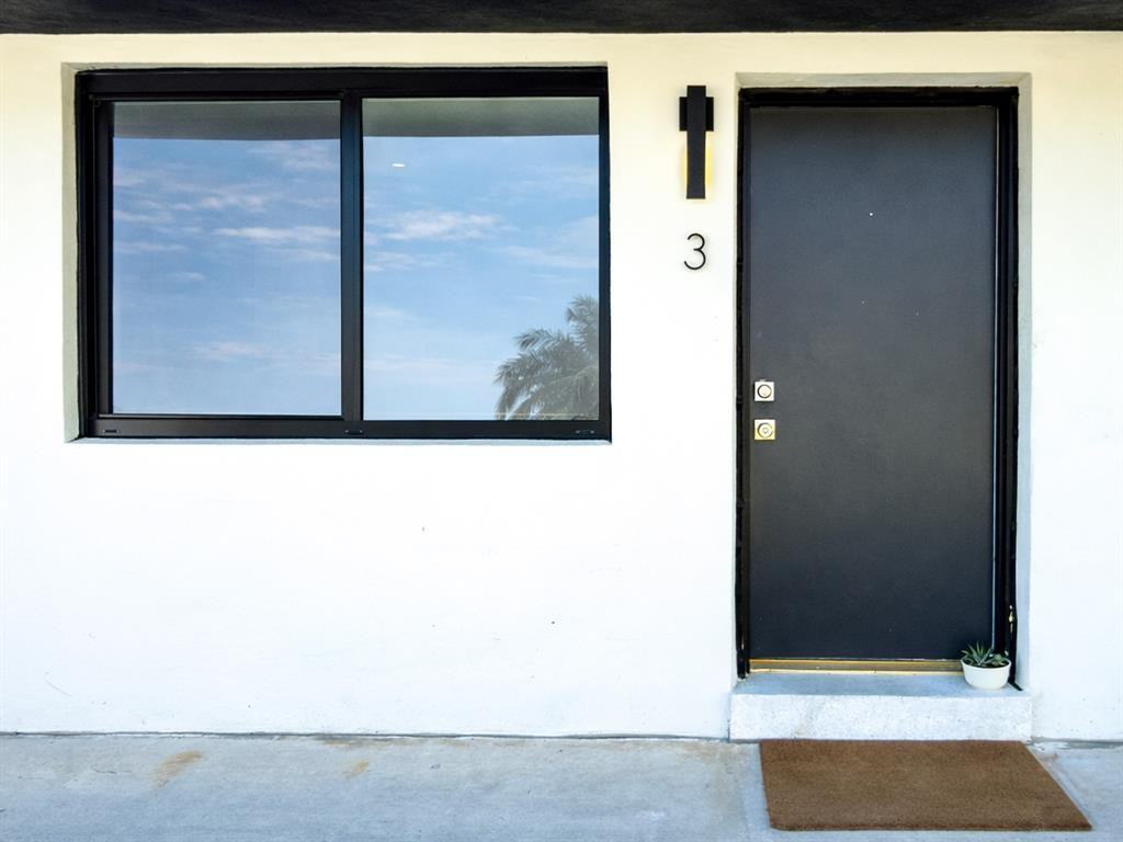 47 Ne 16th Pl #47-3 - Photo 2 of 9