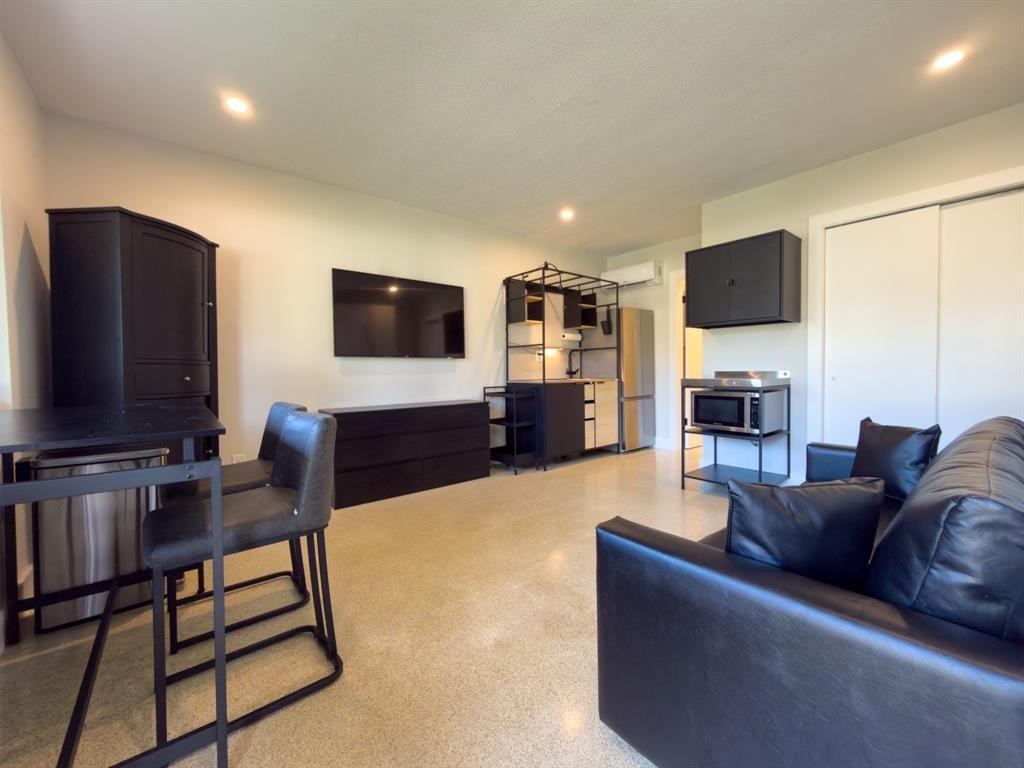 47 Ne 16th Pl #47-3 - Photo 5 of 9