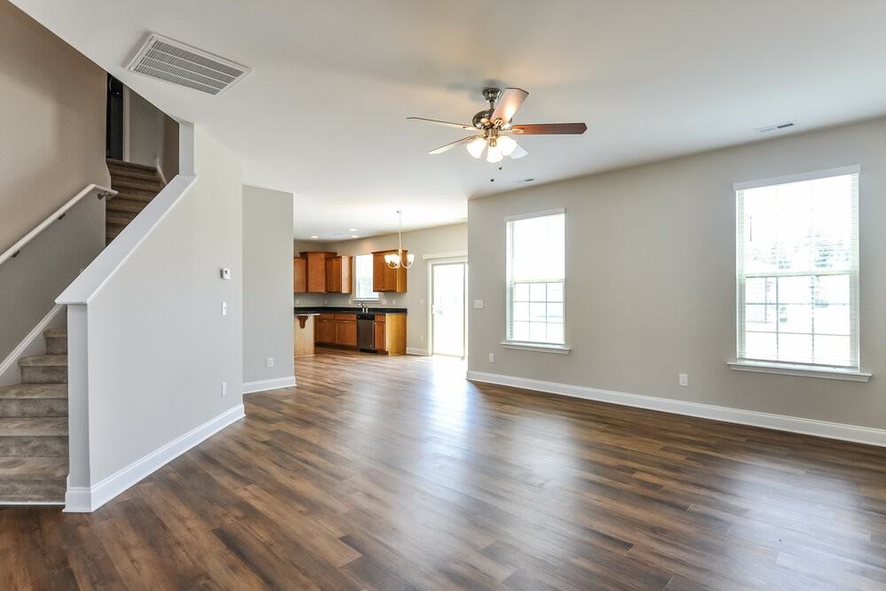 422 River Dell Townes Ave - Photo 5 of 17