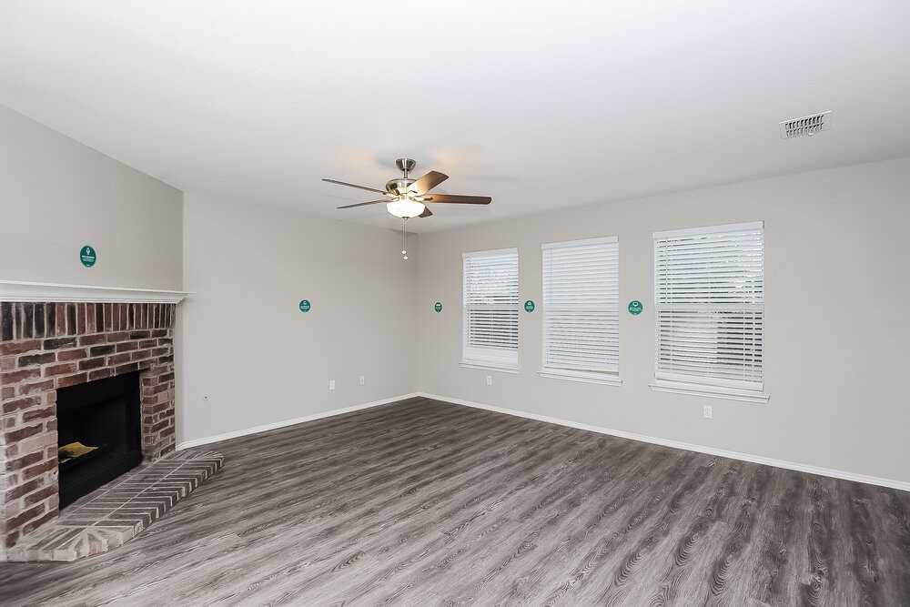 2308 Overlook Ln - Photo 4 of 17