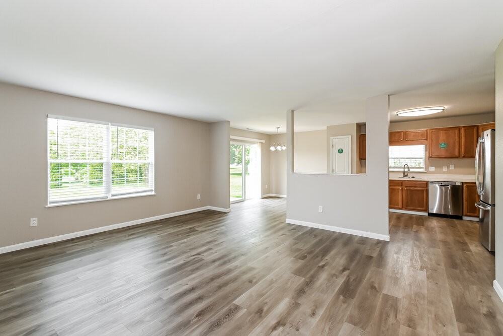 302 Brookview Dr - Photo 5 of 15