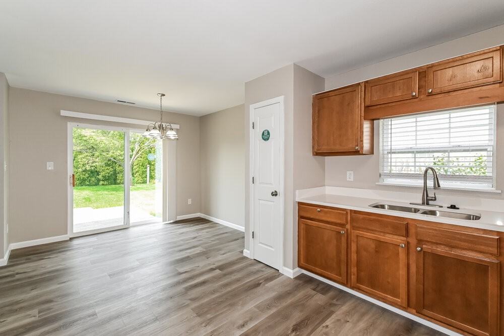 302 Brookview Dr - Photo 6 of 15