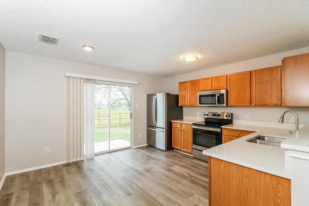 1311 Dakota Trl - Photo 7 of 16