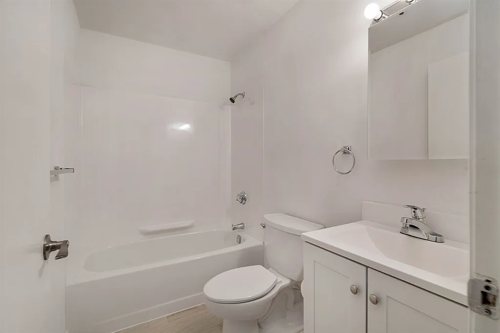 76 Elm St #G05 - Photo 5 of 12