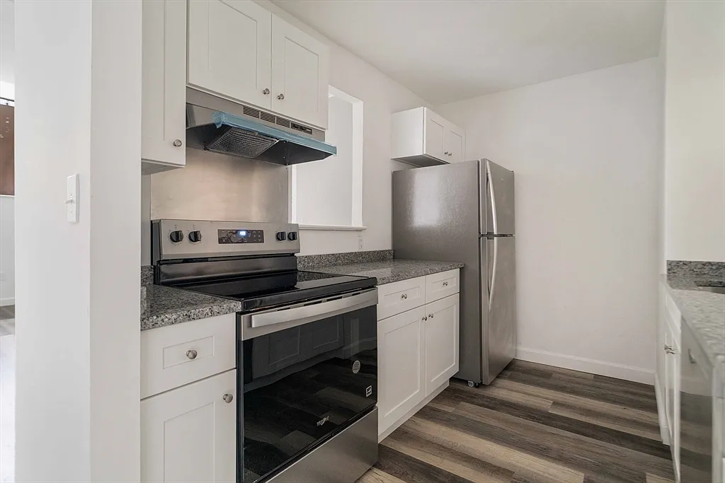 76 Elm St #G05 - Photo 6 of 12