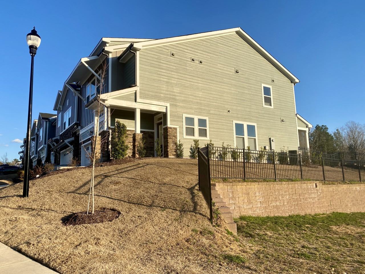 249 Deardom Way - Photo 2 of 11