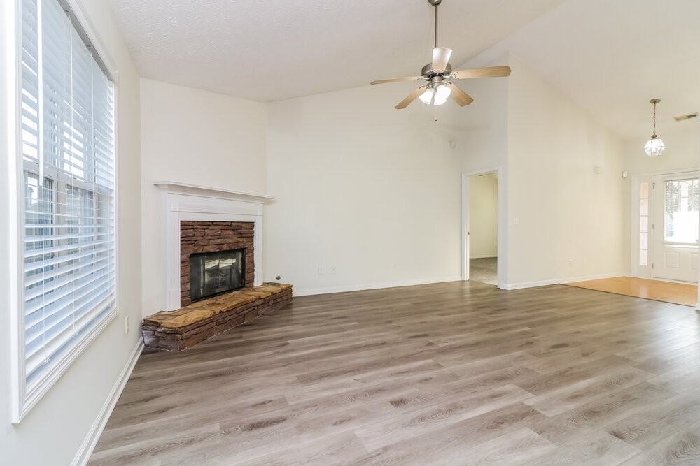 215 Overlook Dr - Photo 6 of 17