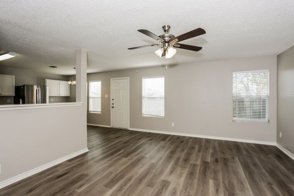 4349 Meadowknoll Dr - Photo 4 of 17