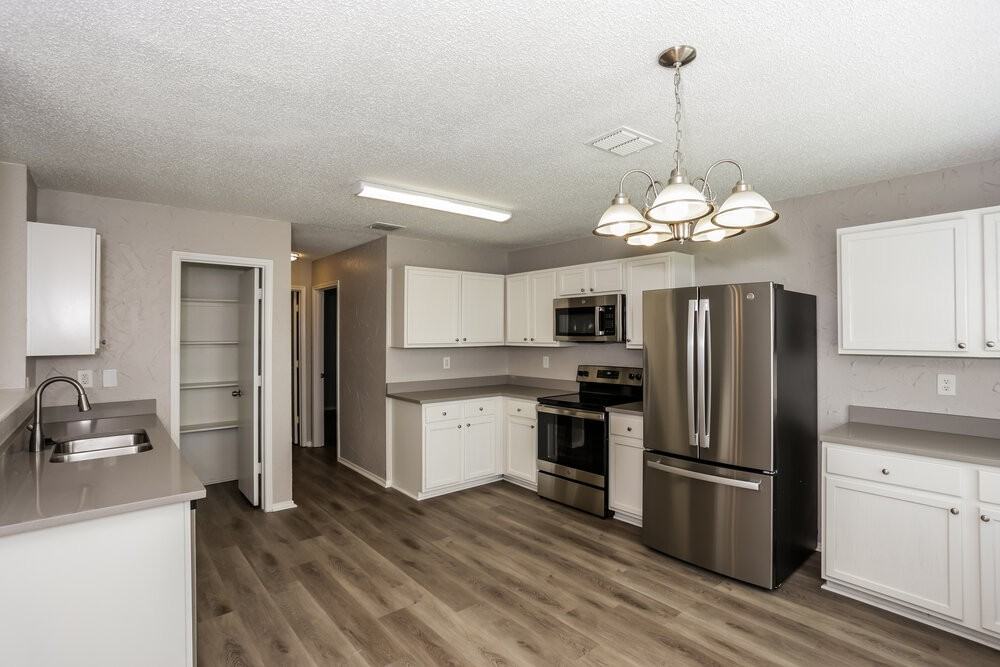 4349 Meadowknoll Dr - Photo 7 of 17