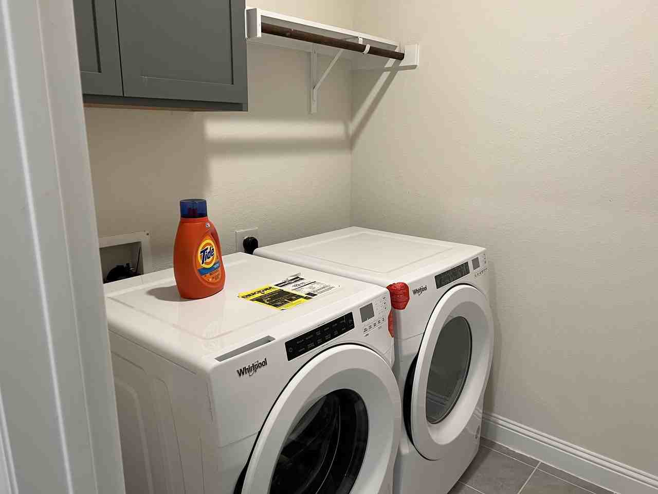 1621 Blakely Pl - Photo 6 of 9