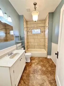 404 Locust - Photo 7 of 9