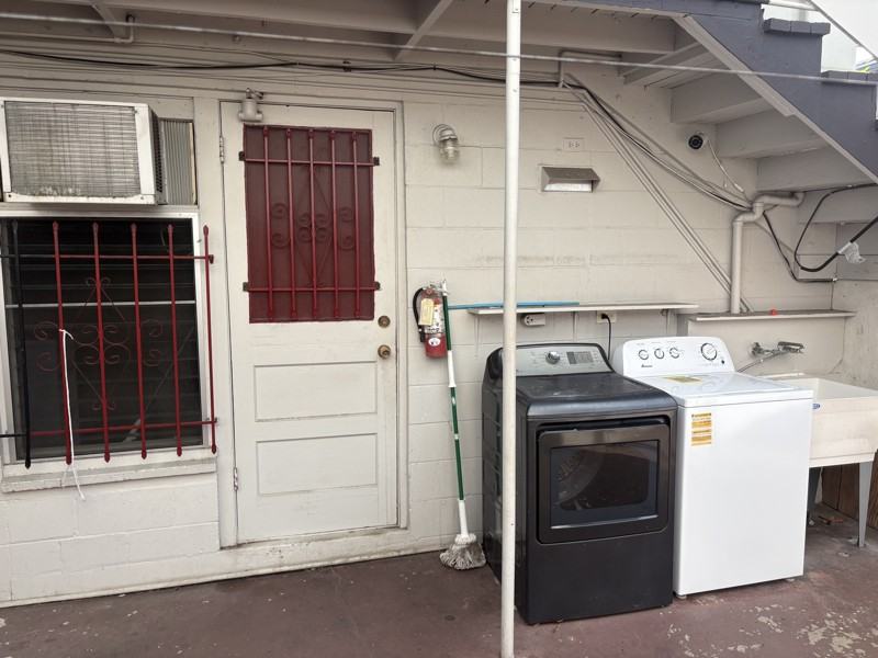 1238 Rycroft St #B - Photo 5 of 24