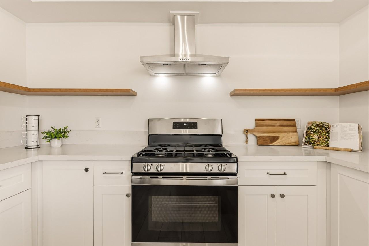 100 N El Molino St #C - Photo 2 of 20