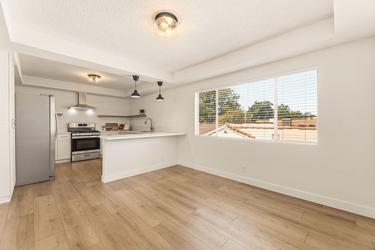 100 N El Molino St #C - Photo 3 of 20