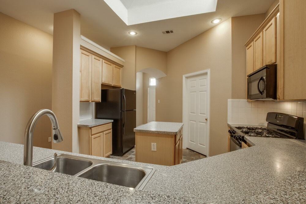 125 Hickman St - Photo 3 of 10