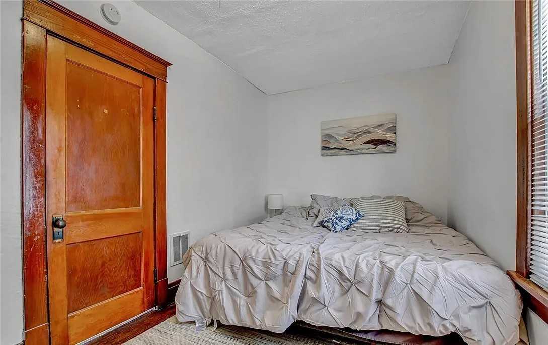 68 Sunset St - Photo 7 of 8