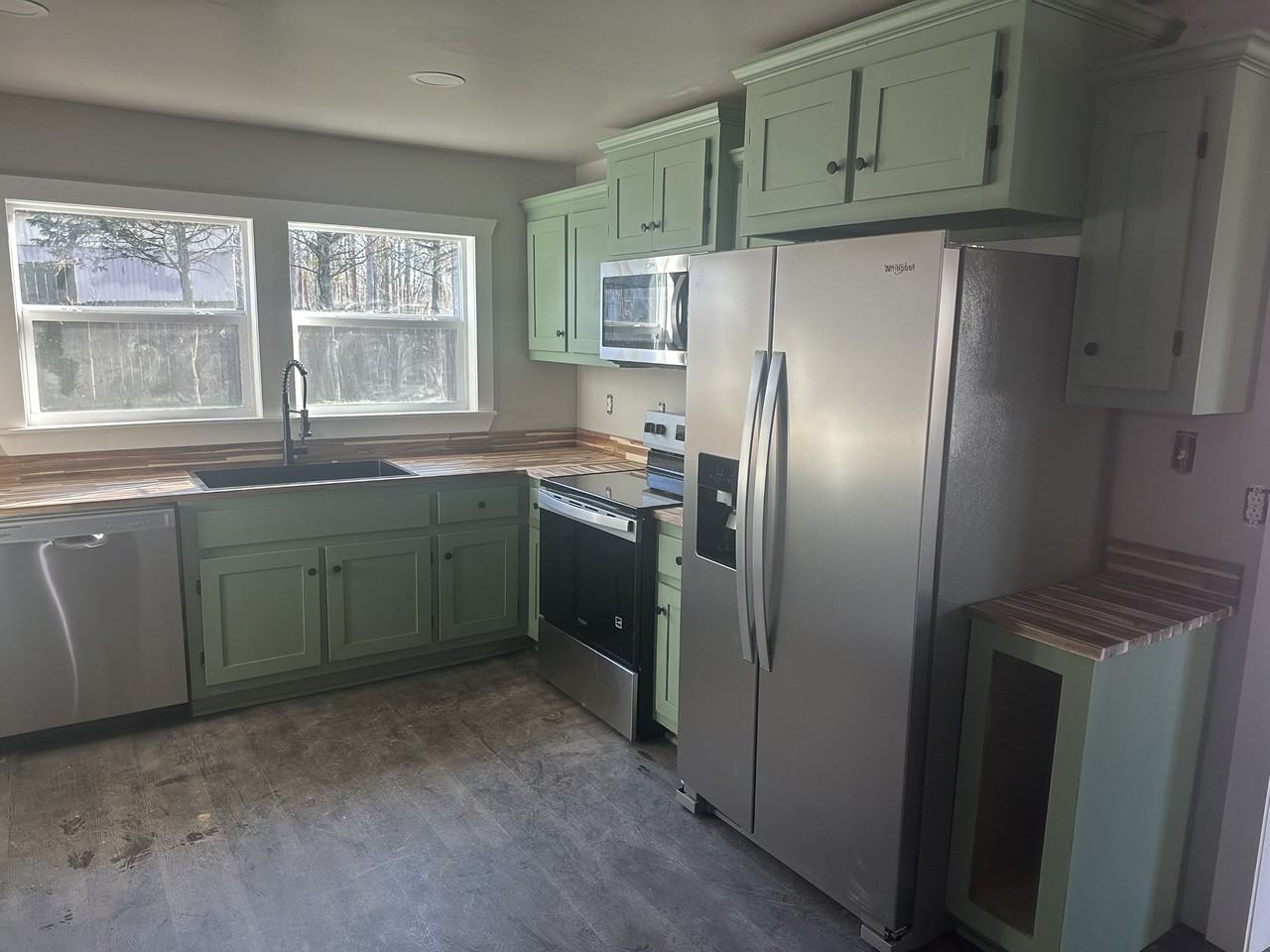 1820 Circle Dr - Photo 2 of 3