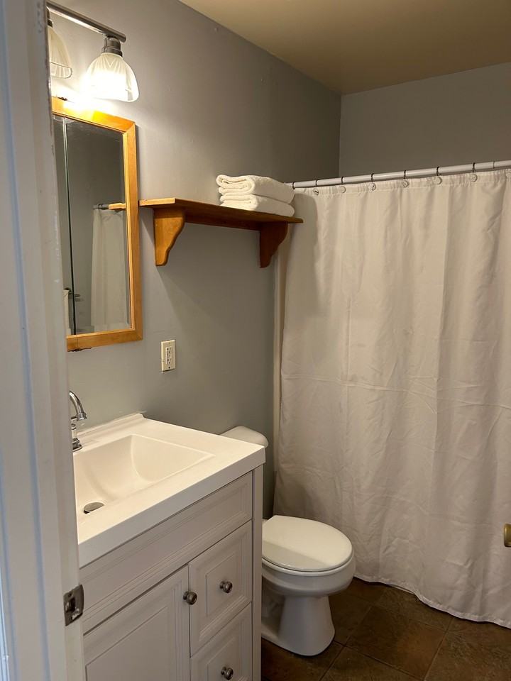 807 Elk Mills Rd - Photo 4 of 13