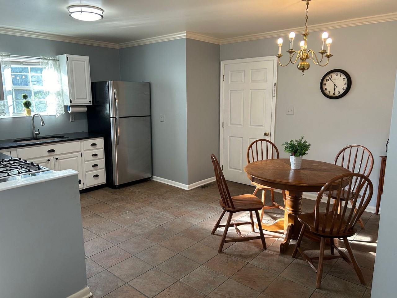 807 Elk Mills Rd - Photo 6 of 13