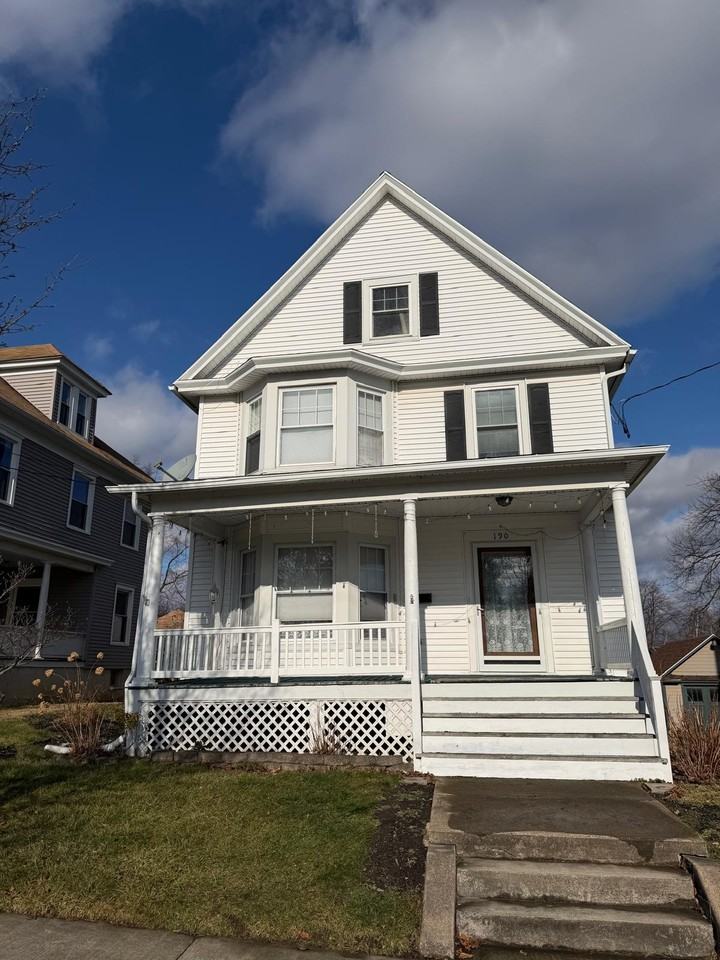 190 Lafayette Ave - Photo 3 of 20