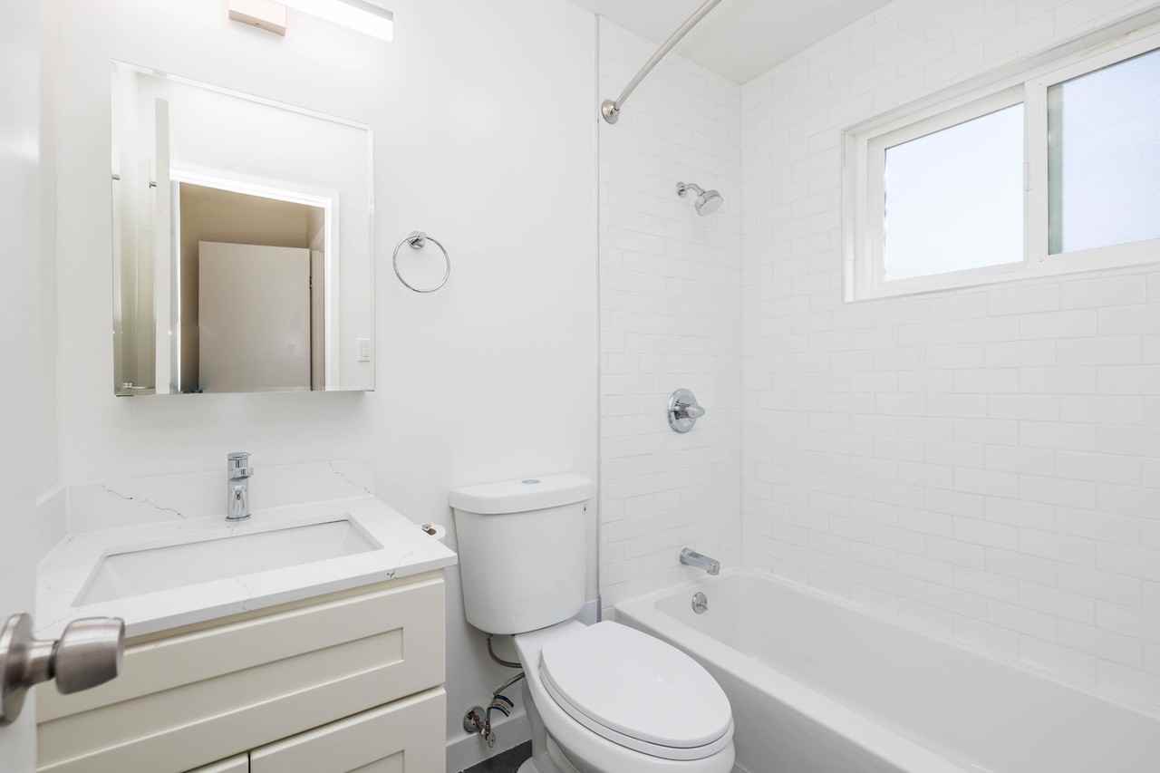 429 Bellevue - Photo 5 of 9