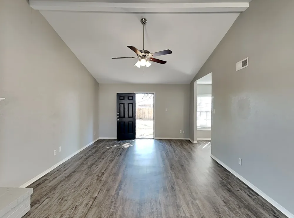 1513 Lewis Trl - Photo 3 of 14