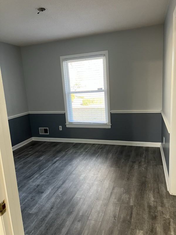 639 N College Rd - Photo 3 of 13