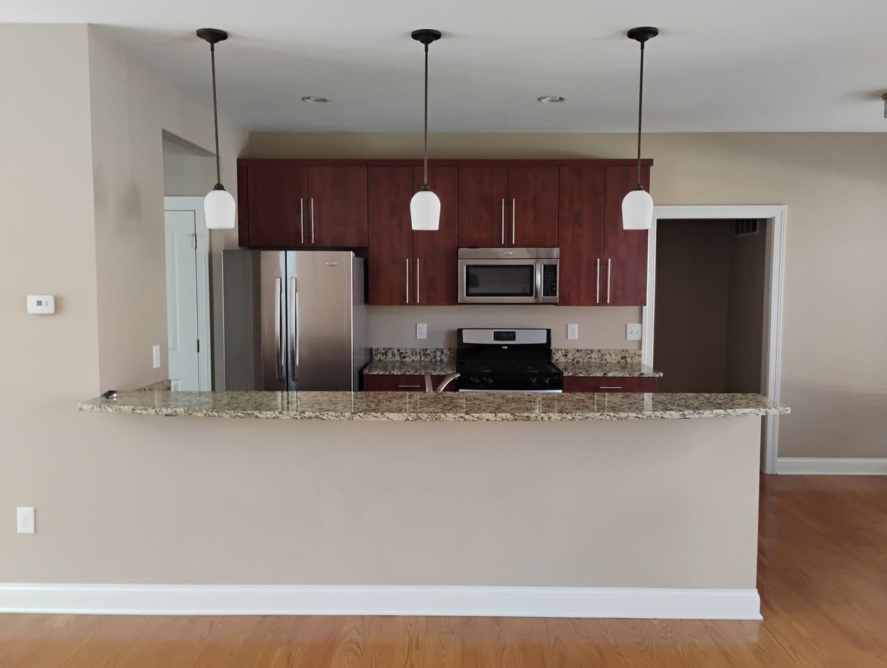 323 Eden Ave - Photo 6 of 22