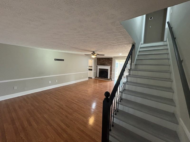 404 Lake Front Dr - Photo 5 of 18