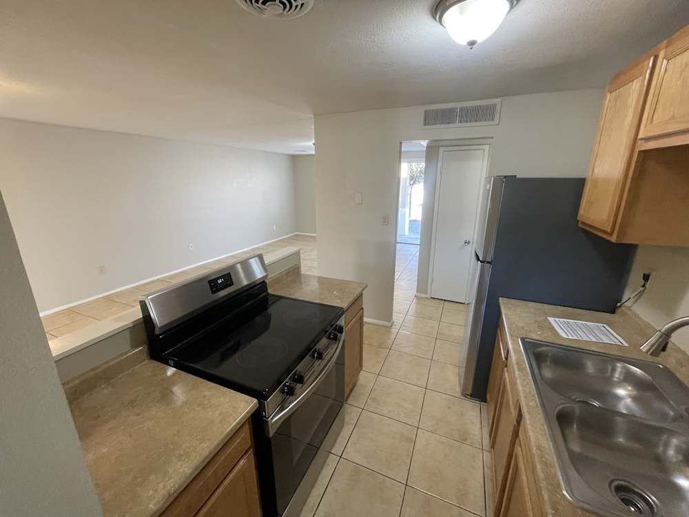 5907 W Coronado Rd - Photo 4 of 15