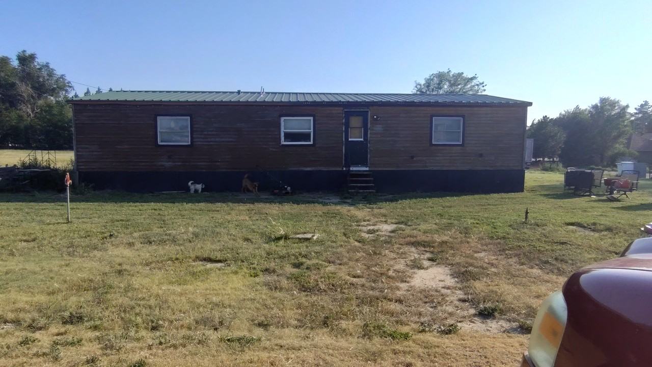 412 N Edwards St - Photo 2 of 18