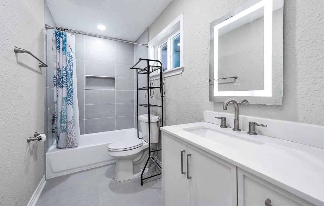 2113 21st Ave N - Photo 5 of 12